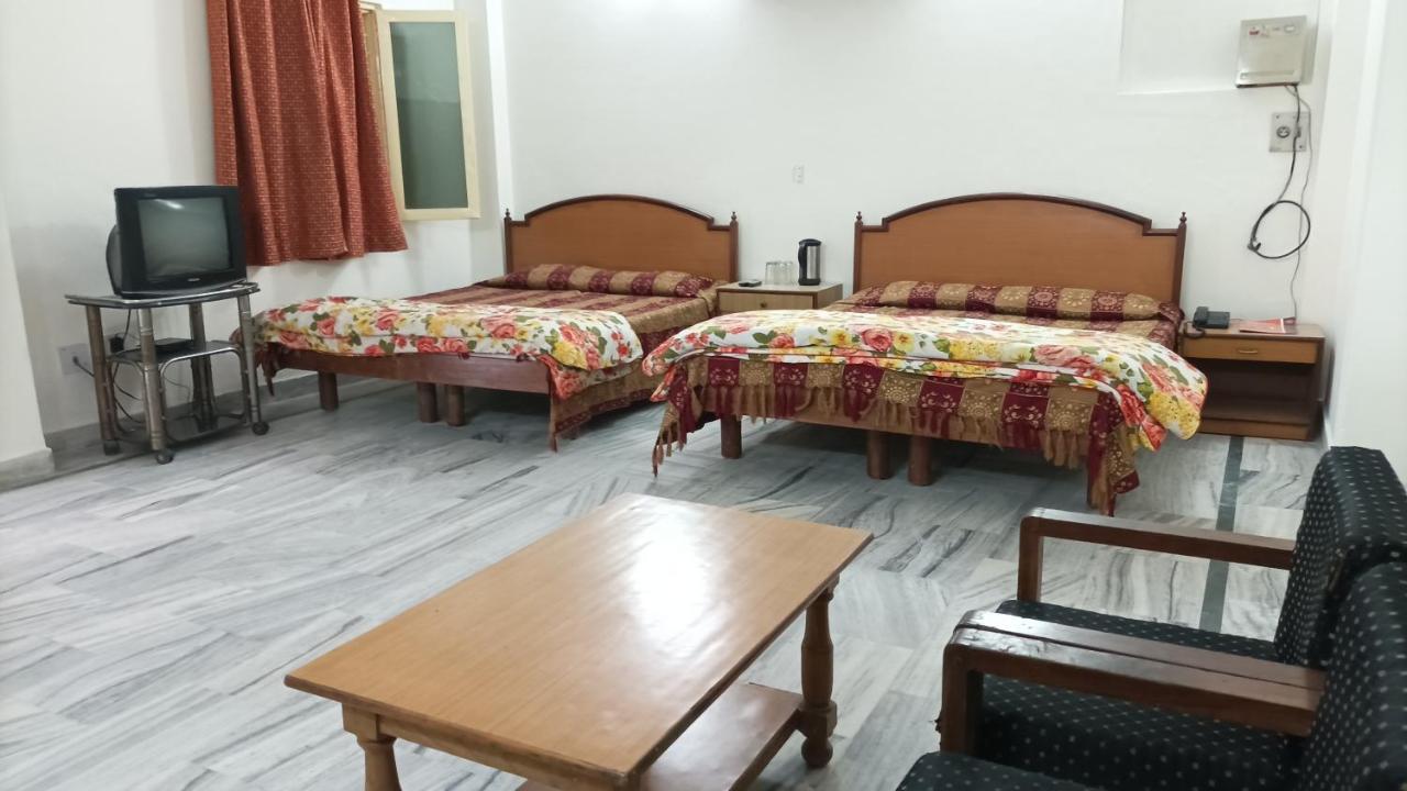 Hotel Siddharth Dehradun Eksteriør billede