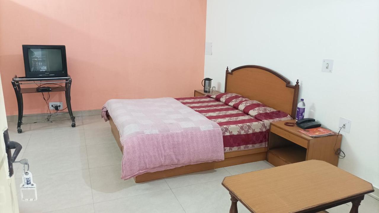 Hotel Siddharth Dehradun Eksteriør billede