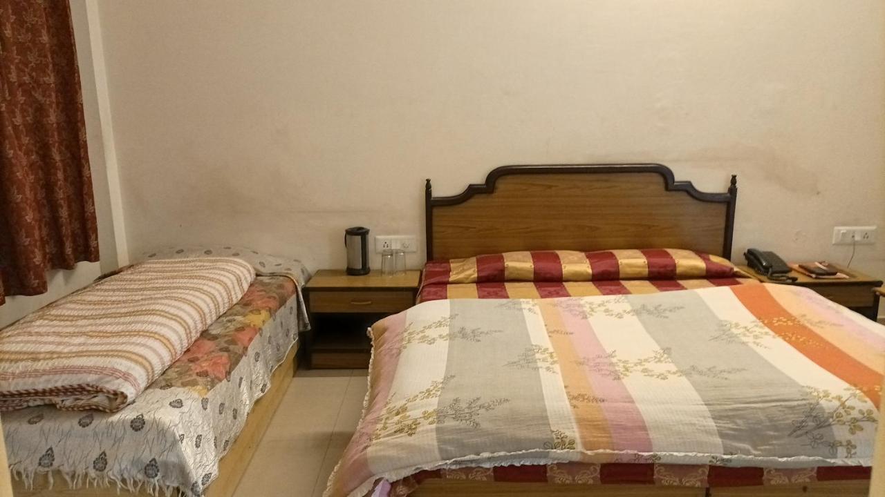 Hotel Siddharth Dehradun Eksteriør billede